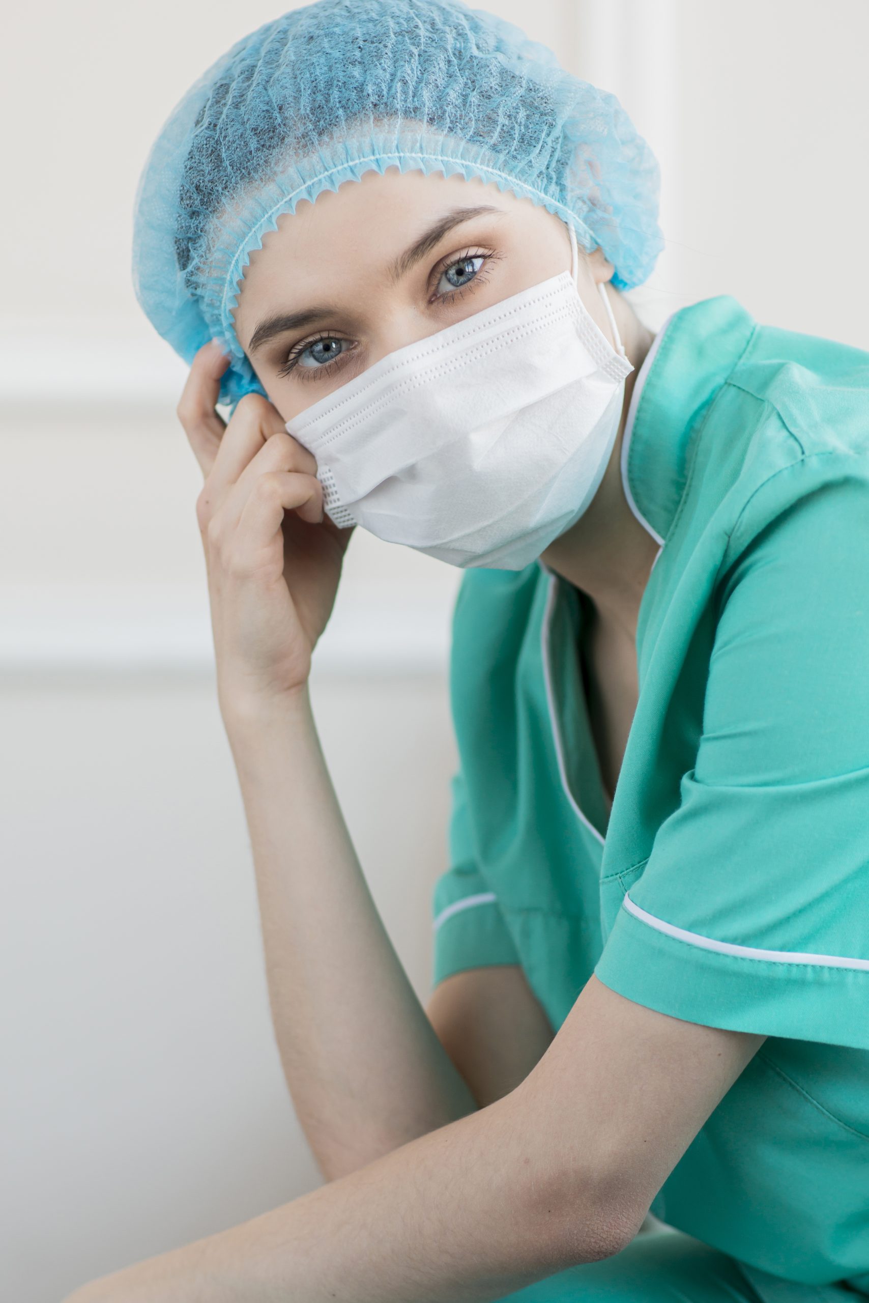 navigating-empathy-building-connections-amidst-masks-in-healthcare